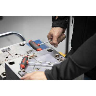 Wiha Zástrčný klíč s rukojetí tvaru T ComfortGrip Šestihran s boční pracovní částí, matně chromovaný 3.0 mm (45433)