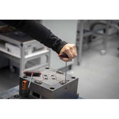 Wiha Zástrčný klíč s rukojetí tvaru T ComfortGrip Šestihran MagicRing s boční pracovní částí, matně chromovaný 3.0 mm (45440)