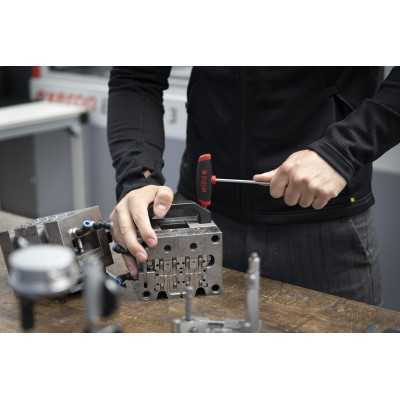 Wiha Zástrčný klíč s rukojetí tvaru T ComfortGrip Šestihran MagicRing s boční pracovní částí, matně chromovaný 3.0 mm (45440)